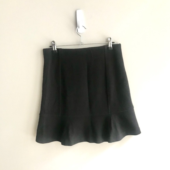 Ann Taylor LOFT Black Flounce Skirt Sz XS - Picture 1 of 7